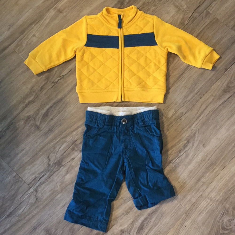 Quilted zip sweater with teal cargo style pants